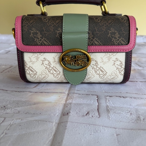 Carlice New York Colorblock Top Handel Satchel- Horse&Carriage Design Brand New - Picture 12 of 12